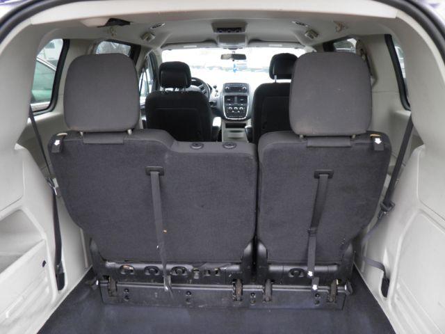 2017 BLUE Dodge Grand Caravan SE (2C4RDGBG5HR) with an 3.5L V6 engine, AT transmission, located at 19521 New George's Creek Rd SW, Barton, MD, 21521, (301) 463-2404, 39.524323, -79.017906 - Photo#4