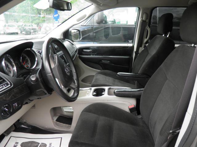 2015 SILVER Dodge Grand Caravan SXT (2C4RDGCG5FR) with an 3.5L V6 engine, AT transmission, located at 19521 New George's Creek Rd SW, Barton, MD, 21521, (301) 463-2404, 39.524323, -79.017906 - Photo#1