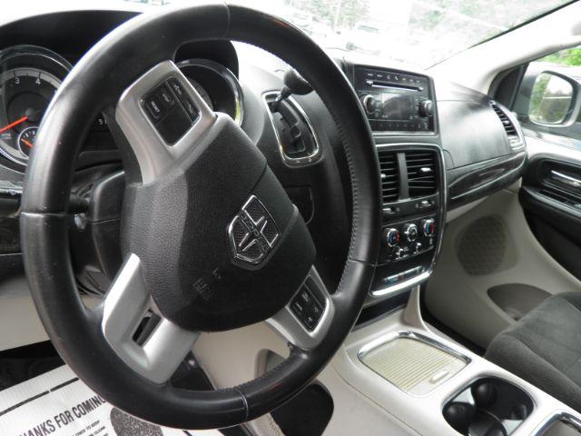 2015 SILVER Dodge Grand Caravan SXT (2C4RDGCG5FR) with an 3.5L V6 engine, AT transmission, located at 19521 New George's Creek Rd SW, Barton, MD, 21521, (301) 463-2404, 39.524323, -79.017906 - Photo#2
