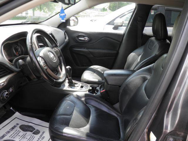 2015 GRAY Jeep Cherokee Limited (1C4PJMDB4FW) with an 2.4L L4 engine, AT transmission, located at 19521 New George's Creek Rd SW, Barton, MD, 21521, (301) 463-2404, 39.524323, -79.017906 - Photo#1