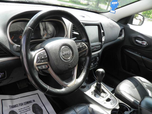 2015 GRAY Jeep Cherokee Limited (1C4PJMDB4FW) with an 2.4L L4 engine, AT transmission, located at 19521 New George's Creek Rd SW, Barton, MD, 21521, (301) 463-2404, 39.524323, -79.017906 - Photo#2