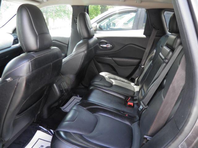 2015 GRAY Jeep Cherokee Limited (1C4PJMDB4FW) with an 2.4L L4 engine, AT transmission, located at 19521 New George's Creek Rd SW, Barton, MD, 21521, (301) 463-2404, 39.524323, -79.017906 - Photo#3