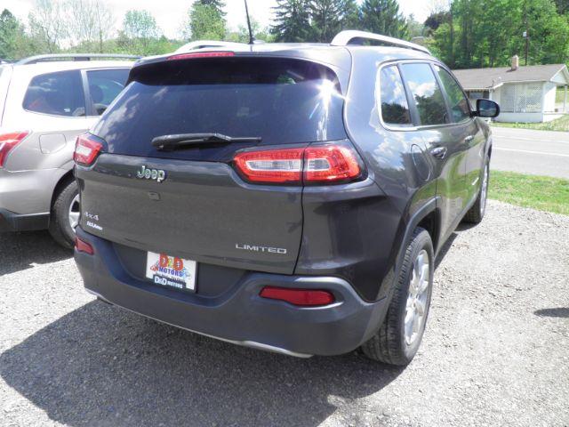 2015 GRAY Jeep Cherokee Limited (1C4PJMDB4FW) with an 2.4L L4 engine, AT transmission, located at 19521 New George's Creek Rd SW, Barton, MD, 21521, (301) 463-2404, 39.524323, -79.017906 - Photo#5