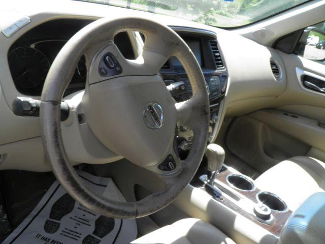 2014 WHITE Nissan Pathfinder SL (5N1AR2MMXEC) with an 3.5L V6 engine, located at 19521 New George's Creek Rd SW, Barton, MD, 21521, (301) 463-2404, 39.524323, -79.017906 - Photo#2