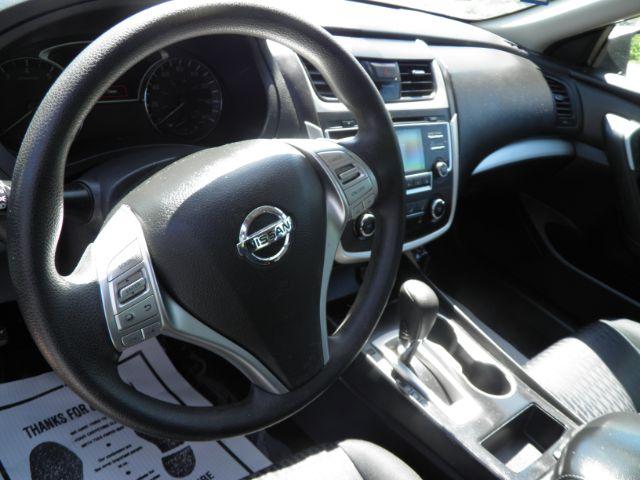 2018 BLUE Nissan Altima 2.5 S (1N4AL3AP6JC) with an 2.5 L4 engine, CVT transmission, located at 15520 McMullen Hwy SW, Belair, MD, 21502, (301) 729-3700, 39.581375, -78.846451 - Photo#2
