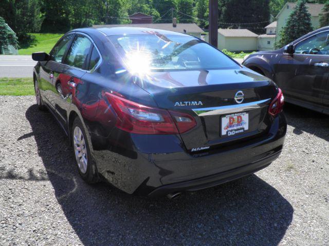 2018 BLUE Nissan Altima 2.5 S (1N4AL3AP6JC) with an 2.5 L4 engine, CVT transmission, located at 15520 McMullen Hwy SW, Belair, MD, 21502, (301) 729-3700, 39.581375, -78.846451 - Photo#4
