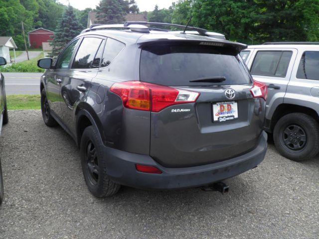2015 GRAY Toyota RAV4 LE (2T3ZFREV2FW) with an 2.5l I4 engine, AT transmission, located at 19521 New George's Creek Rd SW, Barton, MD, 21521, (301) 463-2404, 39.524323, -79.017906 - Photo#5