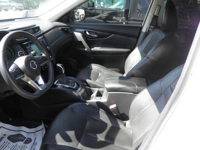 2017 WHITE Nissan Rogue SL (5N1AT2MV5HC) with an 2.5 L4 engine, AT transmission, located at 15520 McMullen Hwy SW, Belair, MD, 21502, (301) 729-3700, 39.581375, -78.846451 - Photo#1