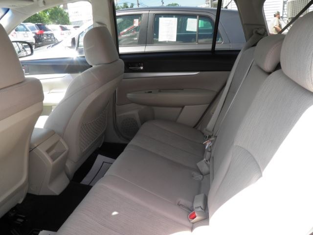 2014 RED Subaru Outback 2.5i Premium (4S4BRCEC0E3) with an 2.5 L4 engine, AT transmission, located at 15520 McMullen Hwy SW, Belair, MD, 21502, (301) 729-3700, 39.581375, -78.846451 - Photo#3