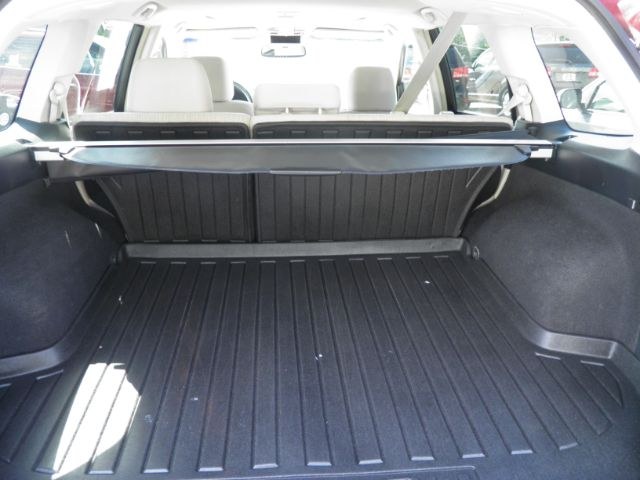2014 RED Subaru Outback 2.5i Premium (4S4BRCEC0E3) with an 2.5 L4 engine, AT transmission, located at 15520 McMullen Hwy SW, Belair, MD, 21502, (301) 729-3700, 39.581375, -78.846451 - Photo#4
