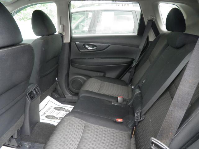 2018 SILVER Nissan Rogue SV (5N1AT2MVXJC) with an 2.5 L4 engine, AT transmission, located at 15520 McMullen Hwy SW, Belair, MD, 21502, (301) 729-3700, 39.581375, -78.846451 - Photo#3
