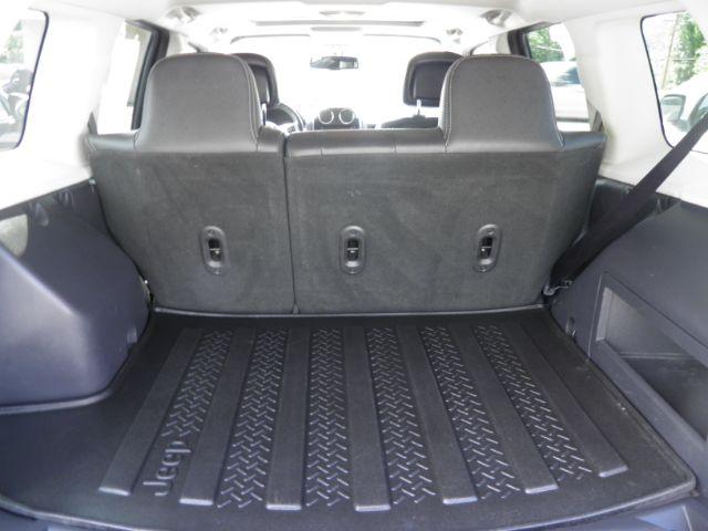 2016 GRAY Jeep Patriot Latitude 4WD (1C4NJRFB3GD) with an 2.4L L4 engine, AT transmission, located at 15520 McMullen Hwy SW, Belair, MD, 21502, (301) 729-3700, 39.581375, -78.846451 - Photo#4