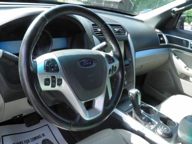 2014 GRAY Ford Explorer XLT (1FM5K8D87EG) with an 3.5L V6 engine, located at 15520 McMullen Hwy SW, Belair, MD, 21502, (301) 729-3700, 39.581375, -78.846451 - Photo#2