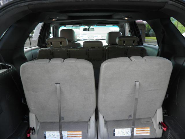 2014 GRAY Ford Explorer XLT (1FM5K8D87EG) with an 3.5L V6 engine, located at 15520 McMullen Hwy SW, Belair, MD, 21502, (301) 729-3700, 39.581375, -78.846451 - Photo#5