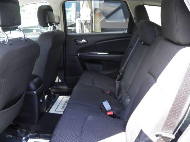 2017 SILVER Dodge Journey SE (3C4PDCAB3HT) with an 2.4L L4 engine, AT transmission, located at 15520 McMullen Hwy SW, Belair, MD, 21502, (301) 729-3700, 39.581375, -78.846451 - Photo#3