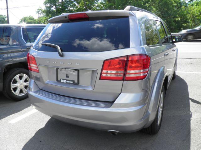 2017 SILVER Dodge Journey SE (3C4PDCAB3HT) with an 2.4L L4 engine, AT transmission, located at 15520 McMullen Hwy SW, Belair, MD, 21502, (301) 729-3700, 39.581375, -78.846451 - Photo#5