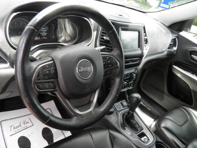 2019 GRAY Jeep Cherokee Latitude Plus 4x4 (1C4PJMLX5KD) with an 2.4L L4 engine, located at 19521 New George's Creek Rd SW, Barton, MD, 21521, (301) 463-2404, 39.524323, -79.017906 - Photo#2