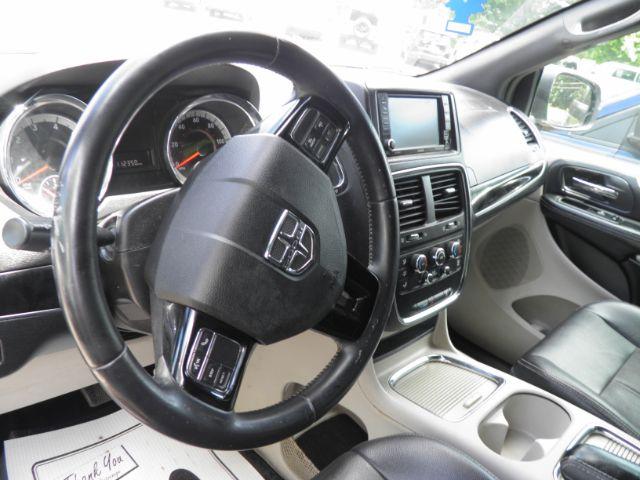 2019 GRAY Dodge Grand Caravan SXT (2C4RDGCG6KR) with an 3.6l V6 engine, AT transmission, located at 19521 New George's Creek Rd SW, Barton, MD, 21521, (301) 463-2404, 39.524323, -79.017906 - Photo#2