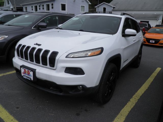 photo of 2015 Jeep Cherokee Latitude Altitude