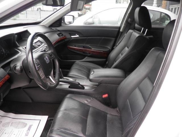 2012 WHITE Honda Crosstour EX-L (5J6TF2H50CL) with an 3.5L V6 engine, AT transmission, located at 19521 New George's Creek Rd SW, Barton, MD, 21521, (301) 463-2404, 39.524323, -79.017906 - Photo#1