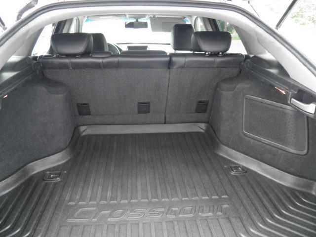 2012 WHITE Honda Crosstour EX-L (5J6TF2H50CL) with an 3.5L V6 engine, AT transmission, located at 19521 New George's Creek Rd SW, Barton, MD, 21521, (301) 463-2404, 39.524323, -79.017906 - Photo#4