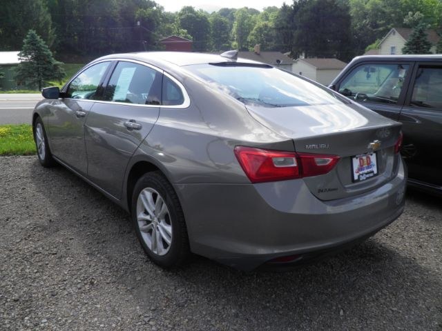 2018 GRAY Chevrolet Malibu LT (1G1ZD5ST7JF) with an 1.5L L4 engine, AT transmission, located at 19521 New George's Creek Rd SW, Barton, MD, 21521, (301) 463-2404, 39.524323, -79.017906 - Photo#4