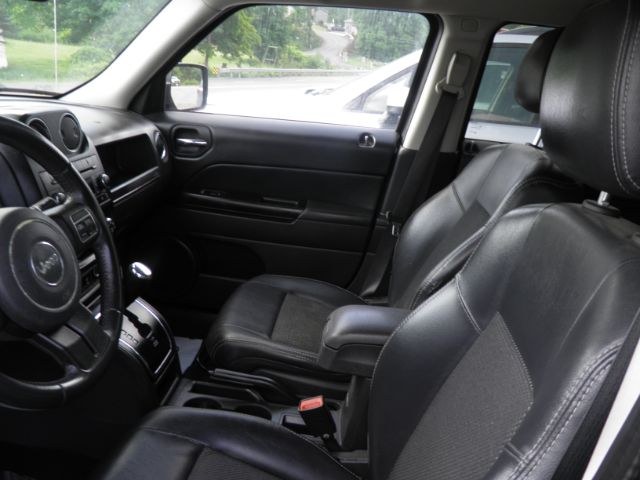 2016 SILVER Jeep Patriot Sport SE (1C4NJPBA2GD) with an 2.4L L4 engine, located at 19521 New George's Creek Rd SW, Barton, MD, 21521, (301) 463-2404, 39.524323, -79.017906 - Photo#1