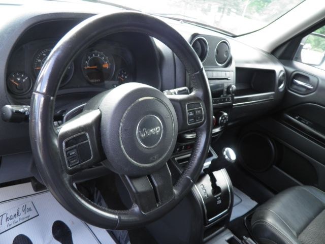 2016 SILVER Jeep Patriot Sport SE (1C4NJPBA2GD) with an 2.4L L4 engine, located at 19521 New George's Creek Rd SW, Barton, MD, 21521, (301) 463-2404, 39.524323, -79.017906 - Photo#2