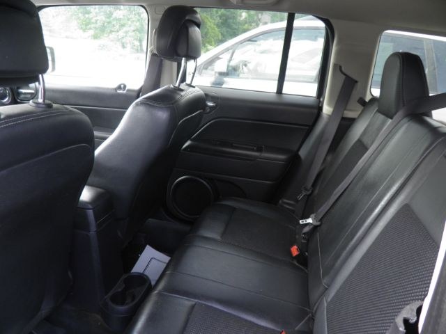 2016 SILVER Jeep Patriot Sport SE (1C4NJPBA2GD) with an 2.4L L4 engine, located at 19521 New George's Creek Rd SW, Barton, MD, 21521, (301) 463-2404, 39.524323, -79.017906 - Photo#3