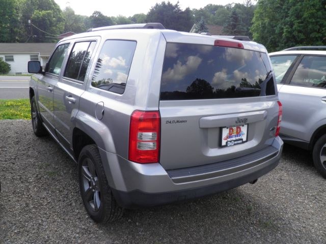 2016 SILVER Jeep Patriot Sport SE (1C4NJPBA2GD) with an 2.4L L4 engine, located at 19521 New George's Creek Rd SW, Barton, MD, 21521, (301) 463-2404, 39.524323, -79.017906 - Photo#5