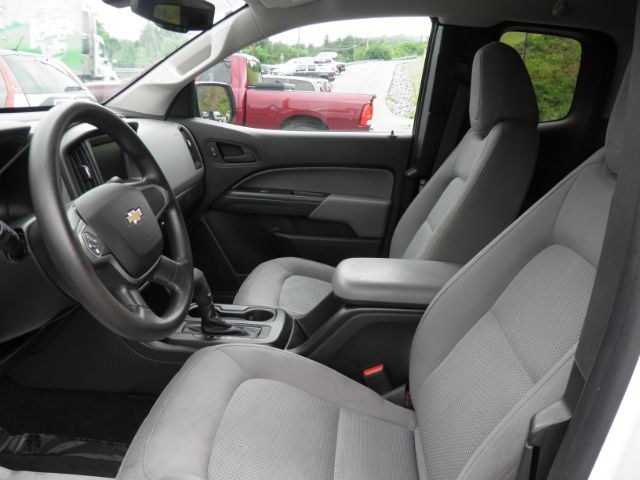 2017 WHITE Chevrolet Colorado WT (1GCHTBEA7H1) with an 2.5L I-4 gasoline direct injection engine, AT transmission, located at 15520 McMullen Hwy SW, Belair, MD, 21502, (301) 729-3700, 39.581375, -78.846451 - Photo#1