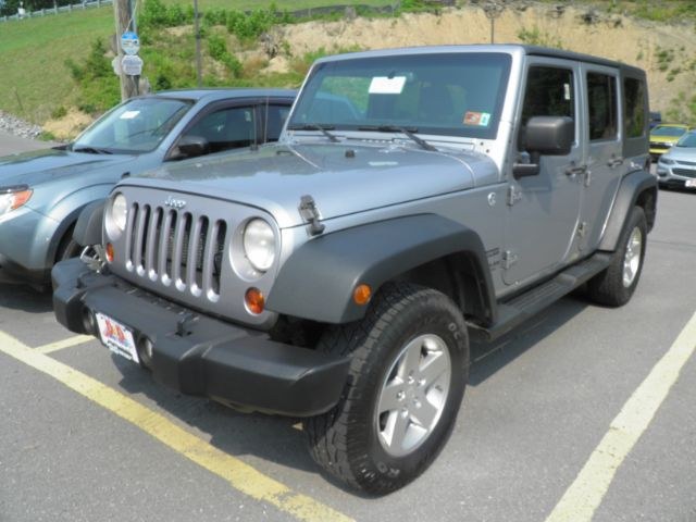 photo of 2013 Jeep Wrangler Unlimited Sport 4WD