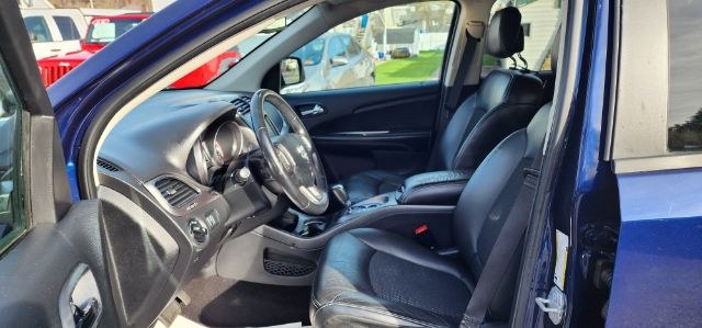 2018 BLUE /Black Dodge Journey Crossroad AWD (3C4PDDGG3JT) with an 3.6L V6 engine, AT transmission, located at 15520 McMullen Hwy SW, Belair, MD, 21502, (301) 729-3700, 39.581375, -78.846451 - Photo#4