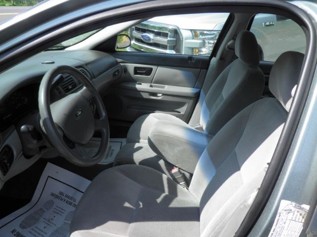 2007 GREEN Ford Taurus SE (1FAFP53U37A) with an 3.6L V6 engine, AT transmission, located at 15520 McMullen Hwy SW, Belair, MD, 21502, (301) 729-3700, 39.581375, -78.846451 - Photo#1