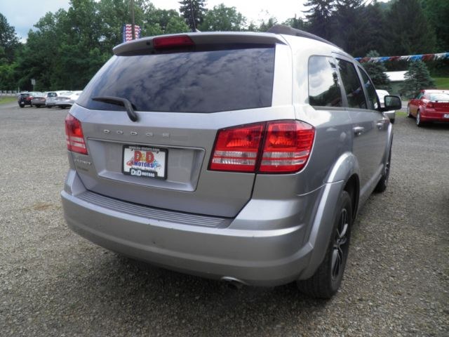 2018 SILVER Dodge Journey SE (3C4PDCAB5JT) with an 2.4L L4 engine, CVT transmission, located at 19521 New George's Creek Rd SW, Barton, MD, 21521, (301) 463-2404, 39.524323, -79.017906 - Photo#6