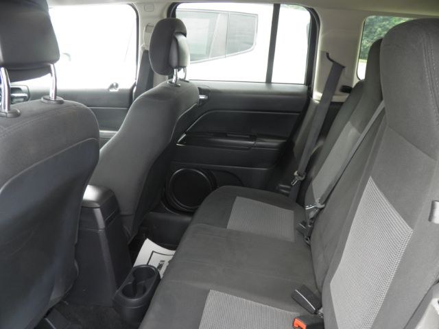 2015 GRAY Jeep Patriot Sport 4WD (1C4NJRBB9FD) with an 2.4L L4 engine, located at 19521 New George's Creek Rd SW, Barton, MD, 21521, (301) 463-2404, 39.524323, -79.017906 - Photo#3