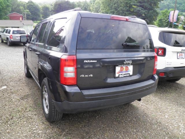 2015 GRAY Jeep Patriot Sport 4WD (1C4NJRBB9FD) with an 2.4L L4 engine, located at 19521 New George's Creek Rd SW, Barton, MD, 21521, (301) 463-2404, 39.524323, -79.017906 - Photo#5
