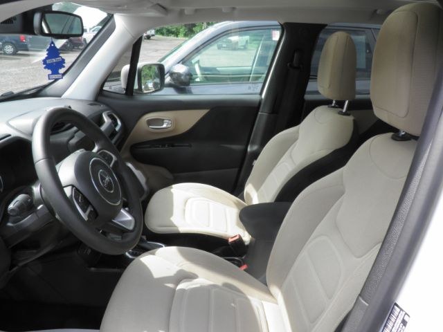 2020 WHITE Jeep Renegade Latitude 4x4 (ZACNJBBB4LP) with an 2.4L L4 engine, located at 19521 New George's Creek Rd SW, Barton, MD, 21521, (301) 463-2404, 39.524323, -79.017906 - Photo#1