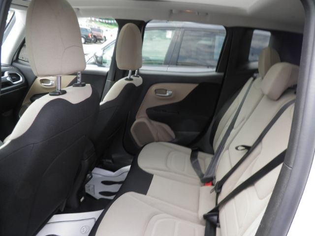 2020 WHITE Jeep Renegade Latitude 4x4 (ZACNJBBB4LP) with an 2.4L L4 engine, located at 19521 New George's Creek Rd SW, Barton, MD, 21521, (301) 463-2404, 39.524323, -79.017906 - Photo#3