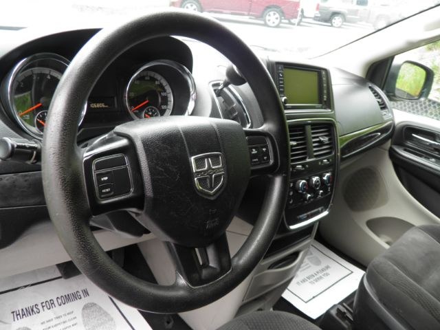 2018 GRAY Dodge Grand Caravan SE (2C4RDGBG3JR) with an 3.6L V6 engine, AT transmission, located at 15520 McMullen Hwy SW, Belair, MD, 21502, (301) 729-3700, 39.581375, -78.846451 - Photo#2