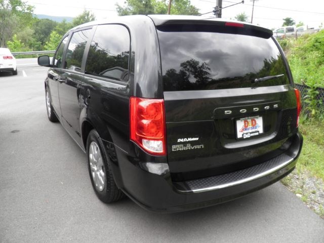 2018 GRAY Dodge Grand Caravan SE (2C4RDGBG3JR) with an 3.6L V6 engine, AT transmission, located at 15520 McMullen Hwy SW, Belair, MD, 21502, (301) 729-3700, 39.581375, -78.846451 - Photo#5