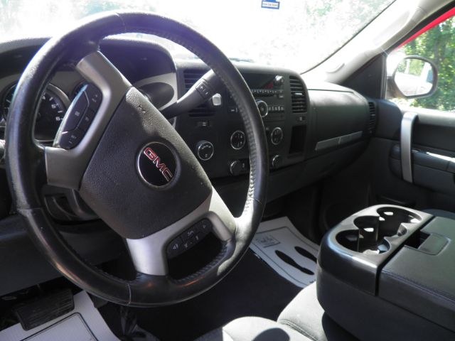 2013 RED GMC Sierra 1500 SLE (1GTR2VE79DZ) with an 4.8L V8 engine, AT transmission, located at 19521 New George's Creek Rd SW, Barton, MD, 21521, (301) 463-2404, 39.524323, -79.017906 - Photo#2