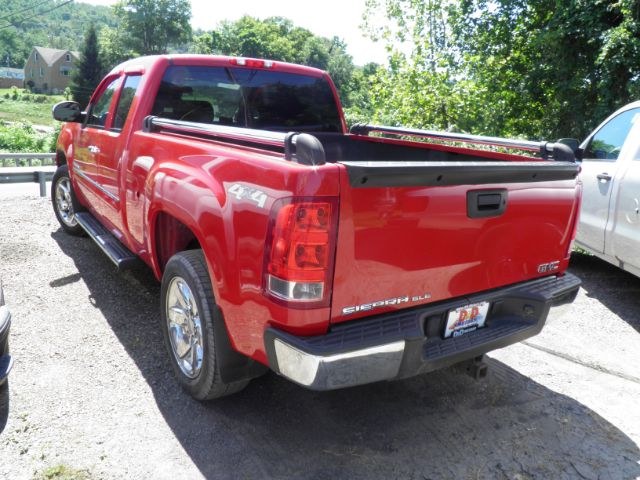 2013 RED GMC Sierra 1500 SLE (1GTR2VE79DZ) with an 4.8L V8 engine, AT transmission, located at 19521 New George's Creek Rd SW, Barton, MD, 21521, (301) 463-2404, 39.524323, -79.017906 - Photo#4