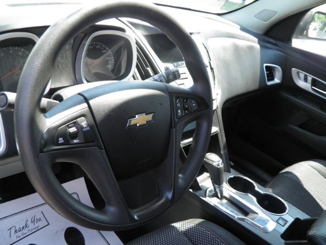2017 SILVER Chevrolet Equinox LS (2GNFLEEK1H6) with an 2.4L L4 engine, AT transmission, located at 19521 New George's Creek Rd SW, Barton, MD, 21521, (301) 463-2404, 39.524323, -79.017906 - Photo#2
