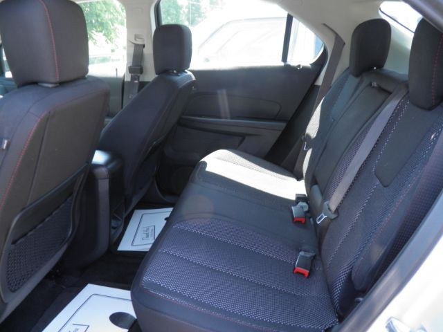 2017 SILVER Chevrolet Equinox LS (2GNFLEEK1H6) with an 2.4L L4 engine, AT transmission, located at 19521 New George's Creek Rd SW, Barton, MD, 21521, (301) 463-2404, 39.524323, -79.017906 - Photo#3