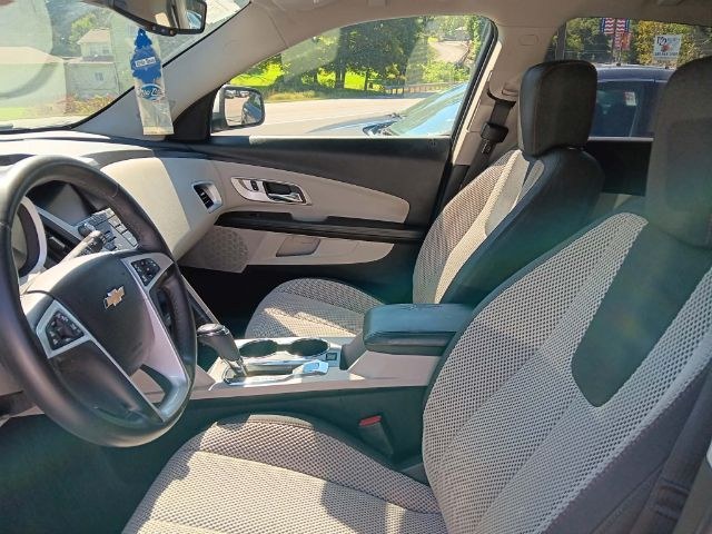 2017 SILVER Chevrolet Equinox LT (2GNFLFEK5H6) with an 2.4L L4 engine, AT transmission, located at 19521 New George's Creek Rd SW, Barton, MD, 21521, (301) 463-2404, 39.524323, -79.017906 - Photo#1