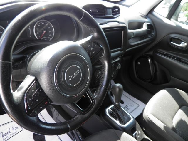 2019 BLACK Jeep Renegade Altitude 4x4 (ZACNJBBB5KP) with an 2.4L L4 engine, located at 19521 New George's Creek Rd SW, Barton, MD, 21521, (301) 463-2404, 39.524323, -79.017906 - Photo#2