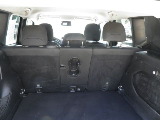 2019 BLACK Jeep Renegade Altitude 4x4 (ZACNJBBB5KP) with an 2.4L L4 engine, located at 19521 New George's Creek Rd SW, Barton, MD, 21521, (301) 463-2404, 39.524323, -79.017906 - Photo#4