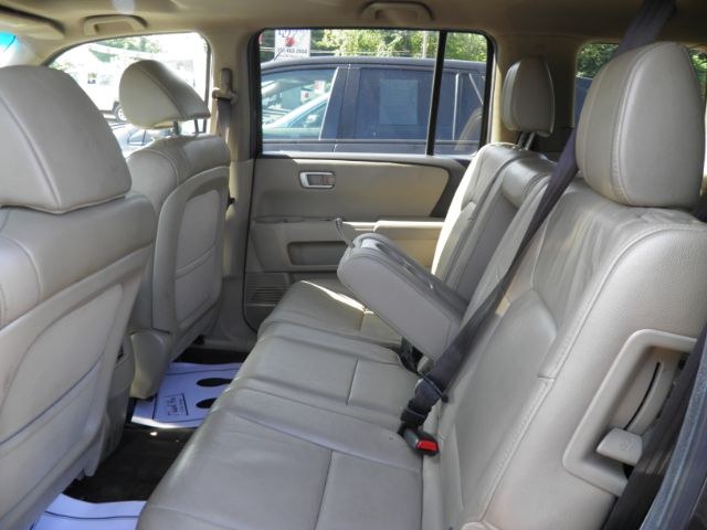 2013 BROWN Honda Pilot EX-L (5FNYF4H56DB) with an 3.5L V6 engine, AT transmission, located at 19521 New George's Creek Rd SW, Barton, MD, 21521, (301) 463-2404, 39.524323, -79.017906 - Photo#3