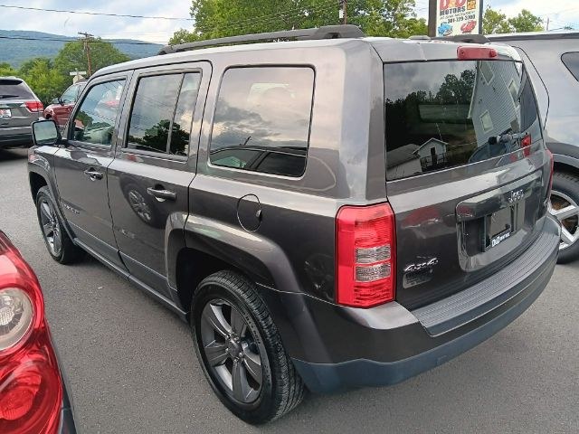 2015 GRAY Jeep Patriot High Altitude Edition (1C4NJRFB8FD) with an 2.4L L4 engine, AT transmission, located at 15520 McMullen Hwy SW, Belair, MD, 21502, (301) 729-3700, 39.581375, -78.846451 - Photo#4
